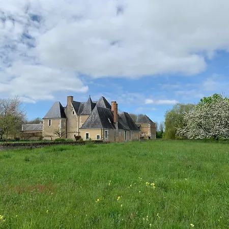 Chateau De La Faverie D Hotes 住宿加早餐酒店