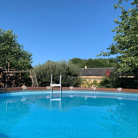 Chateau De La Faverie D Hotes Bed & Breakfast 4*