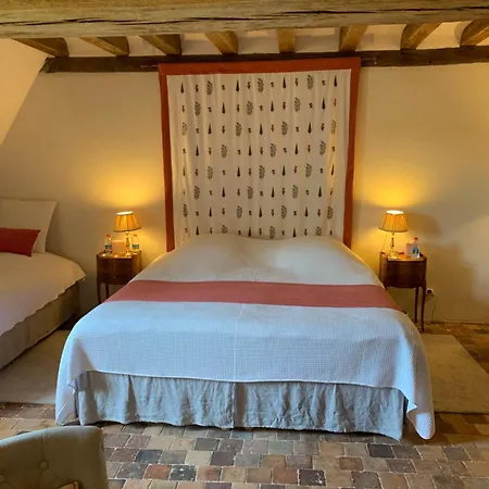 Chateau De La Faverie D Hotes 4*