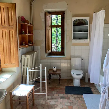 Chateau De La Faverie D Hotes Bed & Breakfast 4*