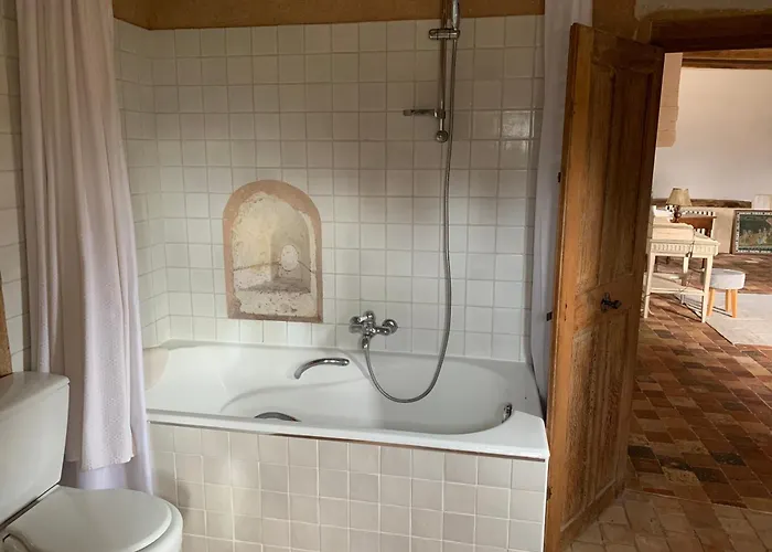 Château De La Faverie D Hôtes 4*