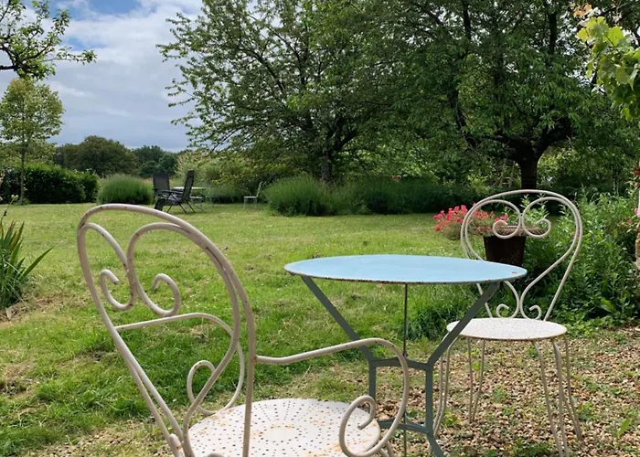 Couette-café Château De La Faverie D Hôtes